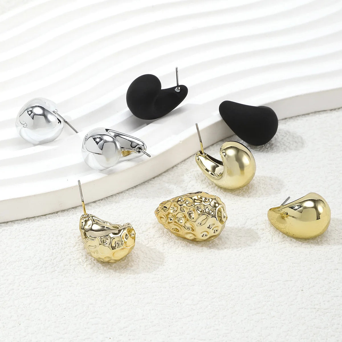 Vintage Glossy Thick Metal Water Drop Stud Earrings Fashion Creative Pleated Tear Drop Earrings Women's Elegant Party Jewelry